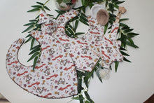 Charger l'image dans la galerie, Bavoir bandana Monde des Koalas