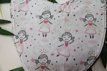 Charger l'image dans la galerie, Bavoir bandana Princesses