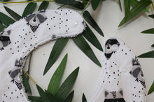 Charger l'image dans la galerie, Bavoir bandana raton laveur ( Fond Blanc)