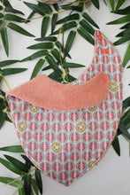 Charger l'image dans la galerie, Bavoir bandana Kiwi