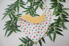 Charger l'image dans la galerie, Bavoir bandana Confettis Plume