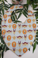 Charger l'image dans la galerie, Bavoir bandana Safari Jungle