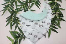 Charger l'image dans la galerie, Bavoir bandana Animaux de la forêt