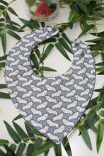 Charger l'image dans la galerie, Bavoir bandana Ours Blanc