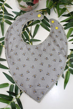 Charger l'image dans la galerie, Bavoir bandana Petites Abeilles