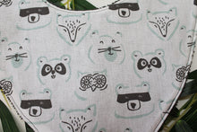 Charger l'image dans la galerie, Bavoir bandana Animaux de la Forêt