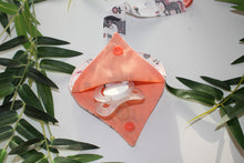 Charger l'image dans la galerie, Attaches Tétines Licornes et châteaux :