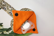 Charger l'image dans la galerie, Attaches Tétines Panda ( Fond Kaki ):