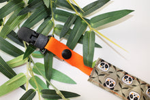 Charger l'image dans la galerie, Attaches Tétines Panda ( Fond Kaki ):
