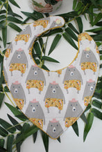 Charger l'image dans la galerie, Bavoir bandana Gros Ours Gris