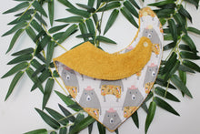 Charger l'image dans la galerie, Bavoir bandana Gros Ours Gris