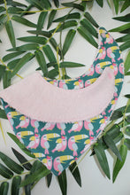 Charger l'image dans la galerie, Bavoir bandana Pélican