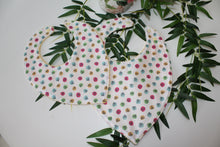 Charger l'image dans la galerie, Bavoir bandana Confettis Plume