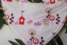 Charger l'image dans la galerie, Bavoir bandana Fleurs et Oiseaux