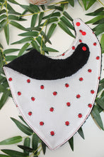 Charger l'image dans la galerie, Bavoir Bandana Coccinelles