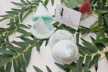 Charger l'image dans la galerie, Tipi protège pipi Eléphants Origami " Menthe et Fluo"