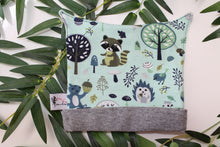 Charger l'image dans la galerie, Bonnet Oreilles de Chat "Forêt Enchanté ( Fond Vert lagon )"
