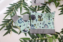 Charger l'image dans la galerie, Bonnet Oreilles de Chat "Forêt Enchanté ( Fond Vert lagon )"