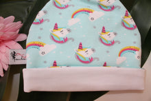 Charger l'image dans la galerie, Bonnet Lutin "Têtes de licornes Arc-en-ciel"