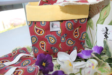 Charger l'image dans la galerie, Panier et Lingettes "Imprimer Cachemire bordeaux "