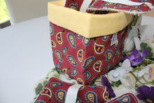 Charger l'image dans la galerie, Panier et Lingettes "Imprimer Cachemire bordeaux "