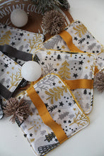 Charger l'image dans la galerie, Panier et Lingettes : Modèle "Sapins fond blanc "