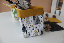 Charger l'image dans la galerie, Panier et Lingettes : Modèle "Sapins fond blanc "