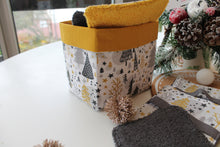 Charger l'image dans la galerie, Panier et Lingettes : Modèle "Sapins fond blanc "