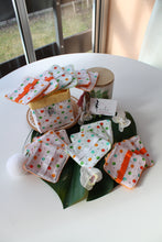 Charger l'image dans la galerie, Panier et Lingettes : Modèle "Confettis"