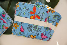 Charger l'image dans la galerie, Panier et Lingettes : Modèles "Fleurs et Papillons (fond Bleu) "