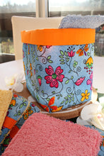 Charger l'image dans la galerie, Panier et Lingettes : Modèles "Fleurs et Papillons (fond Bleu) "