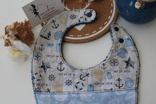 Charger l'image dans la galerie, Bavoir Bandana "Vintage Coquillages" Grand Modèle