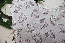 Charger l&#39;image dans la galerie, Bavoir bandana Hiboux Fleuri
