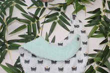 Charger l&#39;image dans la galerie, Bavoir bandana chaton

