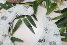 Charger l&#39;image dans la galerie, Bavoir bandana Animaux de la forêt

