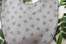 Charger l&#39;image dans la galerie, Bavoir bandana Petites Abeilles

