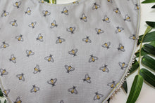 Charger l&#39;image dans la galerie, Bavoir bandana  Petites Abeilles
