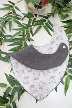 Charger l&#39;image dans la galerie, Bavoir bandana Hiboux Fleuri
