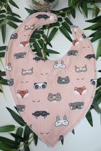 Charger l&#39;image dans la galerie, Bavoir bandana Masque d&#39;Animaux

