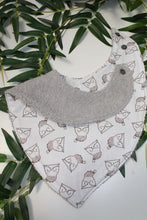 Charger l&#39;image dans la galerie, Bavoir bandana Hiboux Fleuri
