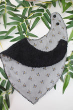 Charger l&#39;image dans la galerie, Bavoir bandana Petites Abeilles

