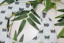 Charger l&#39;image dans la galerie, Bavoir bandana chaton
