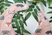 Charger l&#39;image dans la galerie, Bavoir bandana Masque d&#39;Animaux
